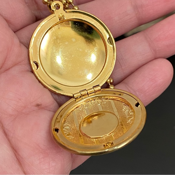 Vintage Unsigned Gold-tone Ball Chain Locket Pendant Necklace - Picture 5 of 15